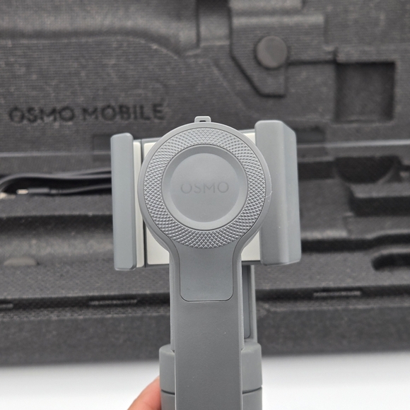 DJI Osmo Mobile 2 3-Axis Handheld Gimbal Stabilizer - Picture 12 of 17